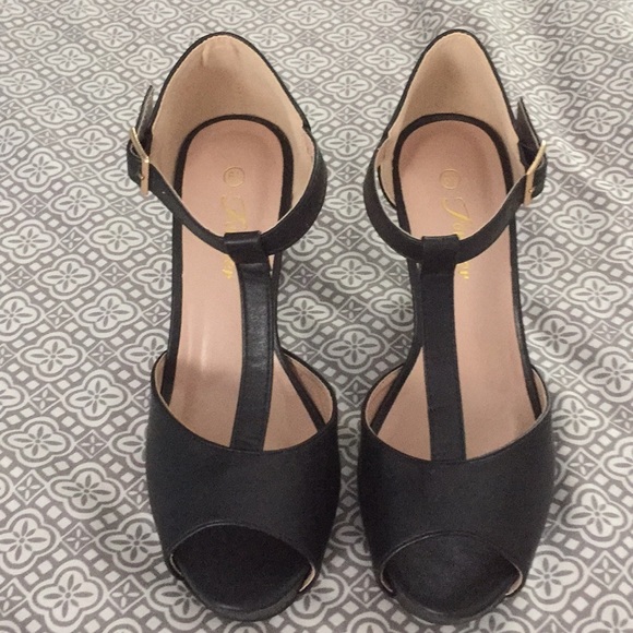 Forever Shoes - 🖤🖤NWB Forever Heels🖤🖤